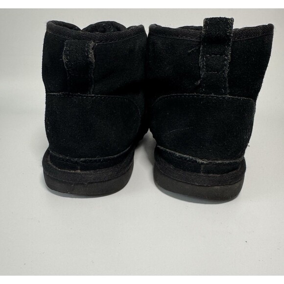 UGG Neumel 2 Black Ankle Chukka Shearling Lined Boots 1017320K Big Kids Size 4 - Picture 8 of 13